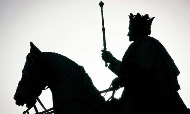 Volte vestido apropriadamente | Conto