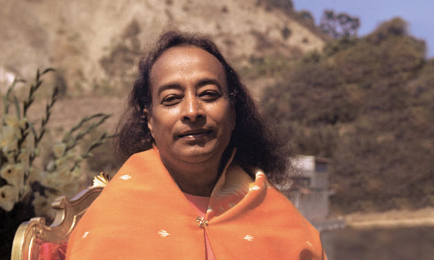 70 anos de Autobiografia de um Iogue